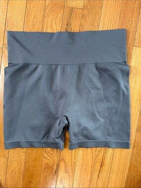 High-Waist Seamless Ribbed Women’s Shorts Gray Large